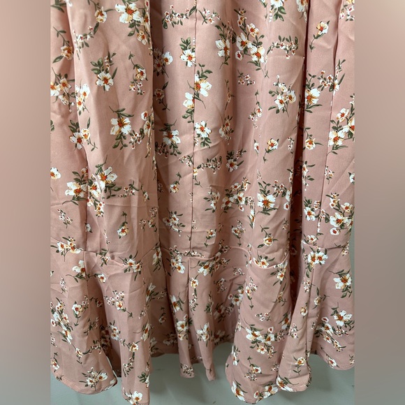Threads & States Floral Dress - Picture 5 of 11